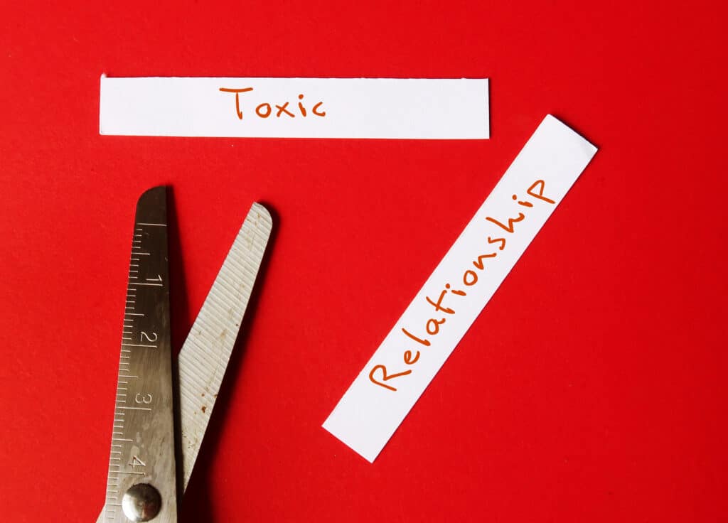 5 Warning Signs of a Manipulative Spouse